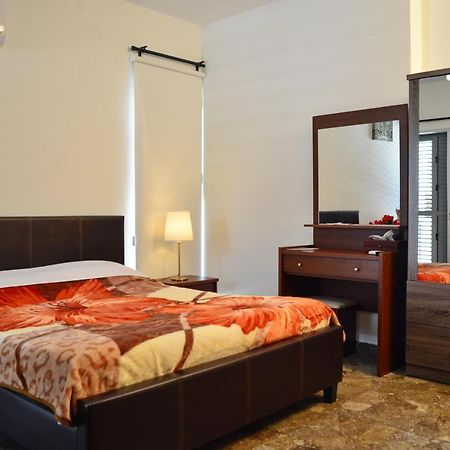 Eclectic Business & Leisure Apartment Nicosia Exterior photo